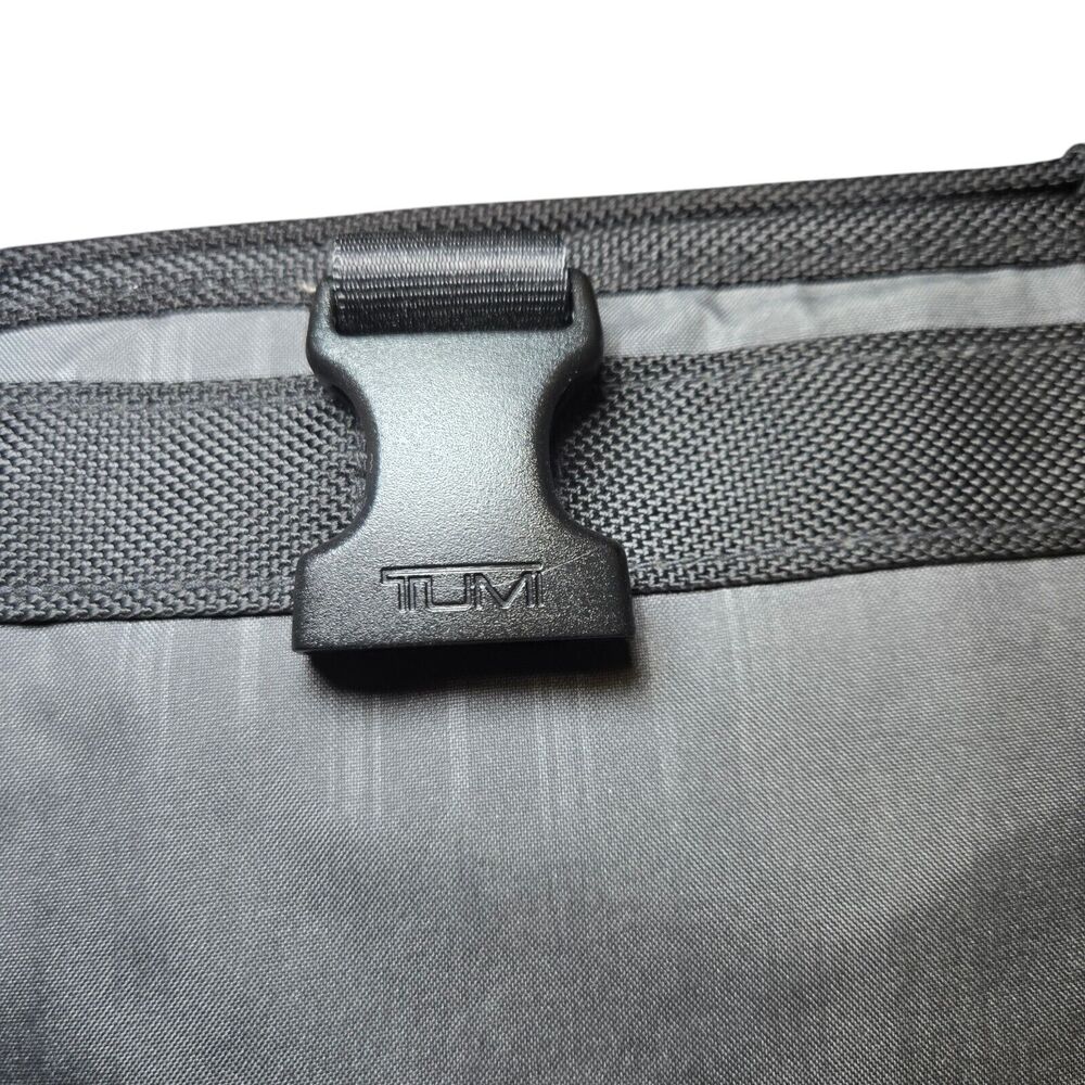 Tumi Laptop Bag Alpha Messenger Sling Bag 22202DE 17" - Picture 10 of 16